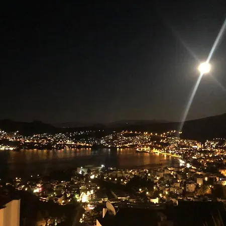 Vila Mukemmel Manzarasinin Tadini Cikartin *